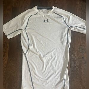 Medium short sleeve kids under armor shirt